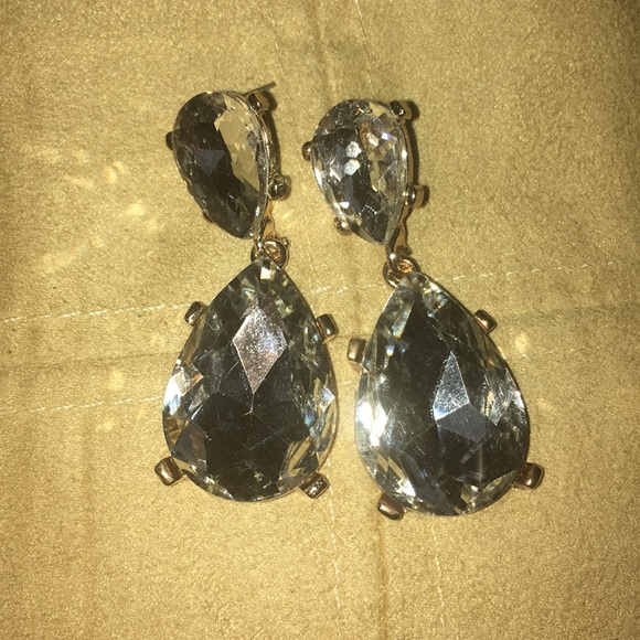Tear Drop Crystal Earrings. - Picture 1 of 2